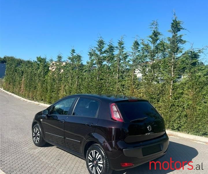 2010' Fiat Punto Evo photo #5