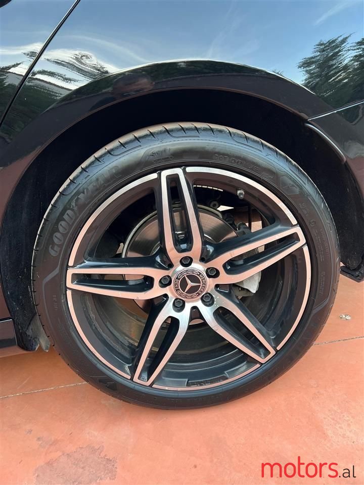 2018' Mercedes-Benz E 220 photo #4