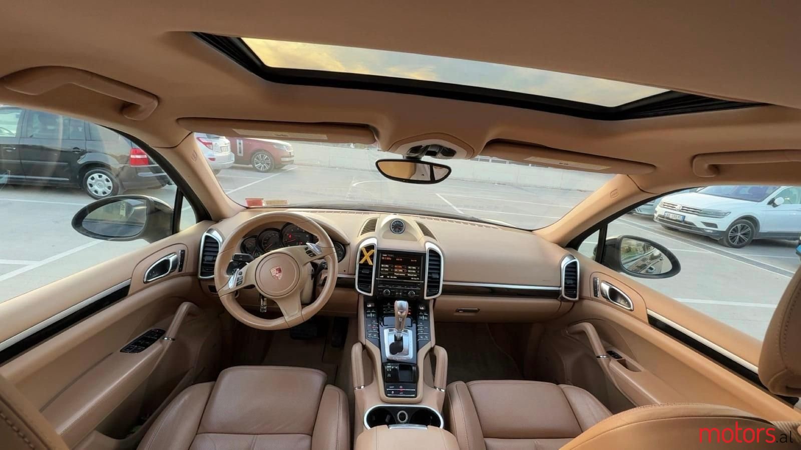2013' Porsche Cayenne photo #5