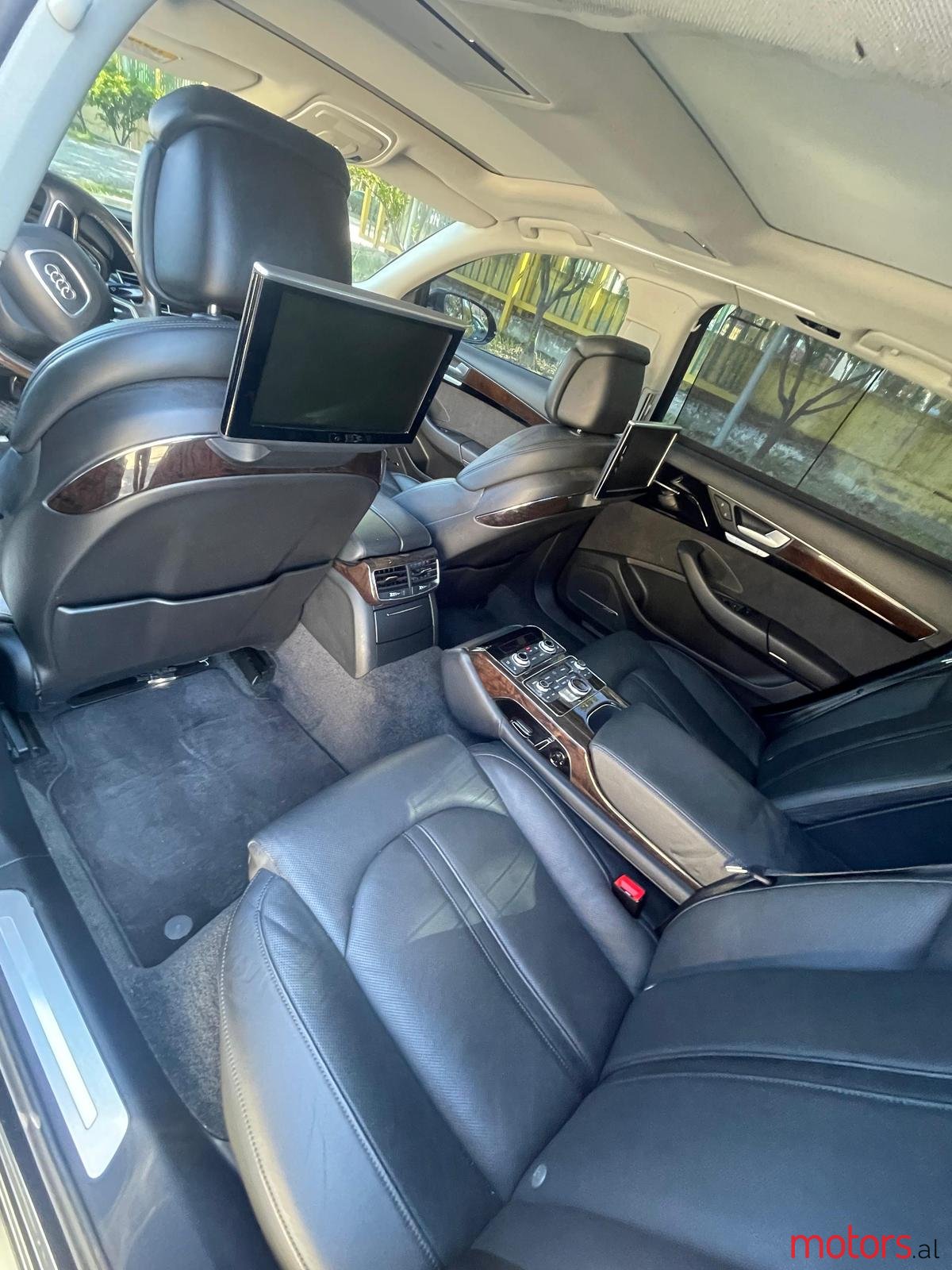 2015' Audi A8 photo #7