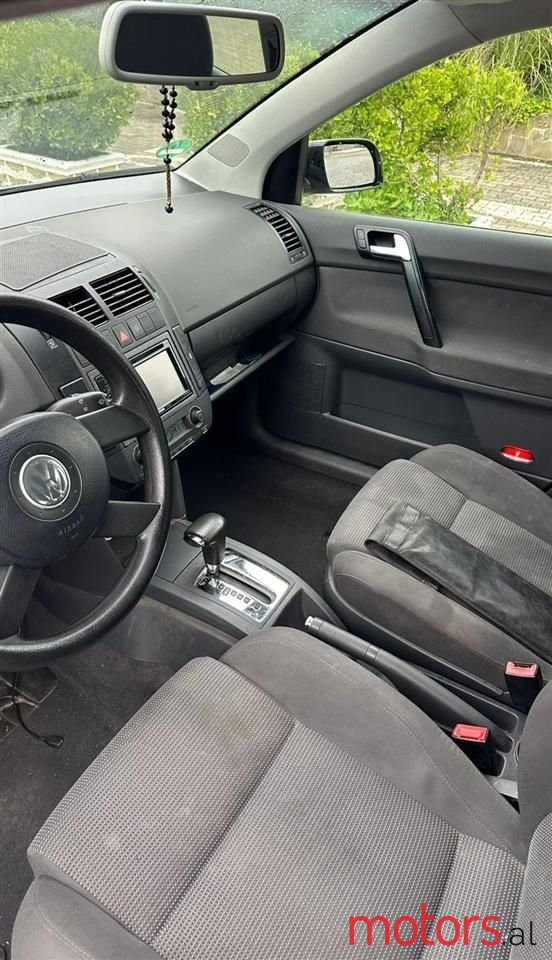 2003' Volkswagen Polo photo #2