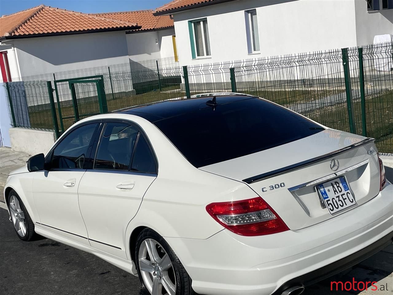 2009' Mercedes-Benz C 300 photo #3