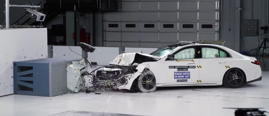 W214 Mercedes-Benz E-Class Crash Test