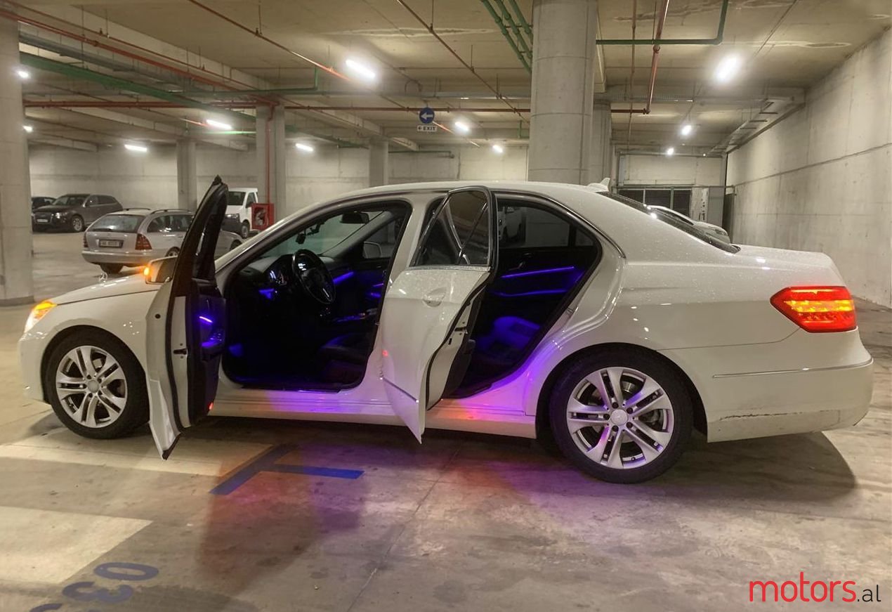 2012' Mercedes-Benz E 200 photo #1