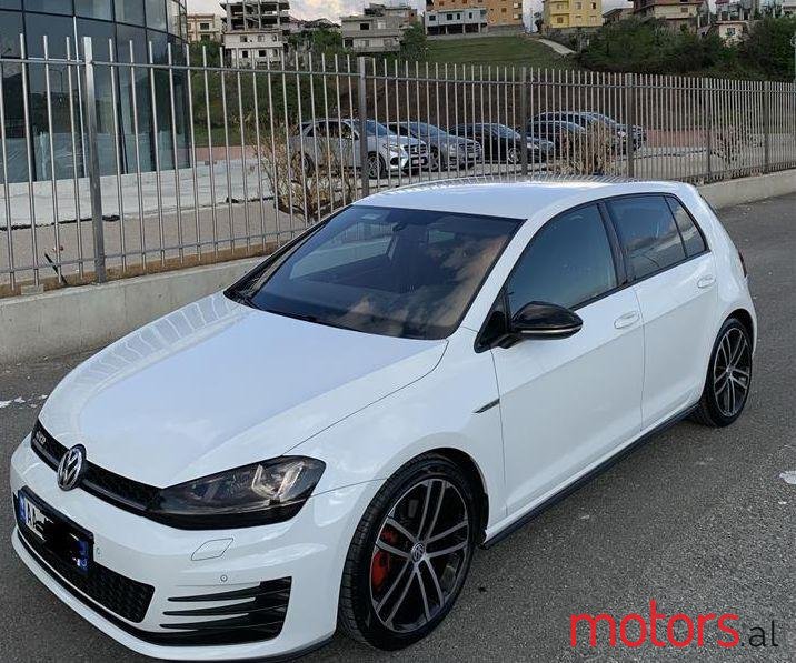 2013' Volkswagen Golf photo #1