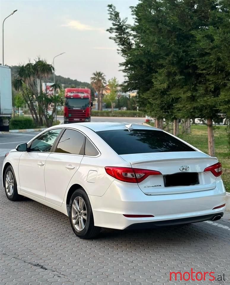2016' Hyundai Sonata photo #4