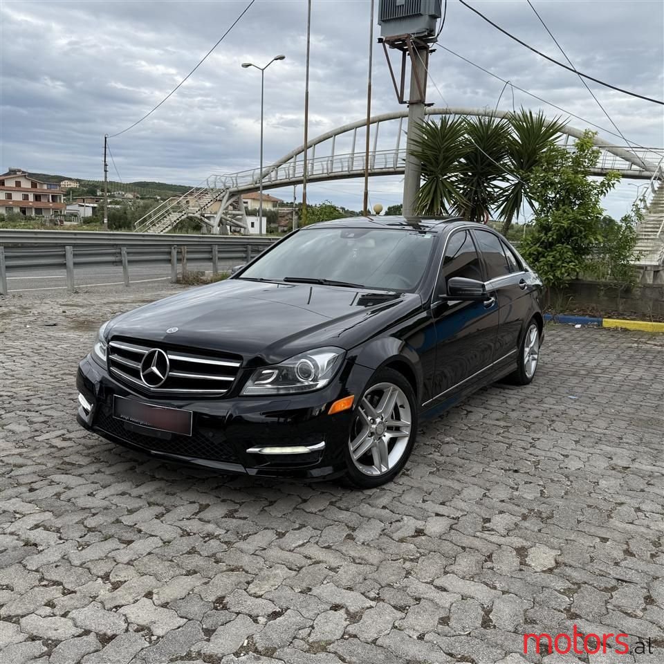 2012' Mercedes-Benz C 300 photo #4