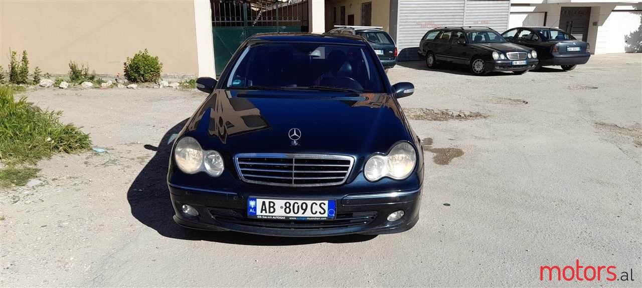 2004' Mercedes-Benz C 200 photo #1