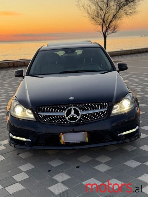 2013' Mercedes-Benz C 300 photo #2