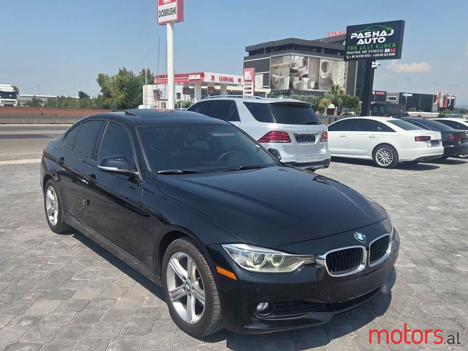 2013' BMW 320 photo #1
