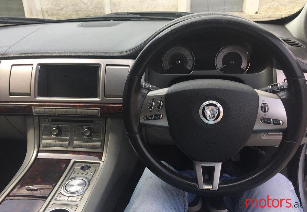 2008' Jaguar XF photo #2