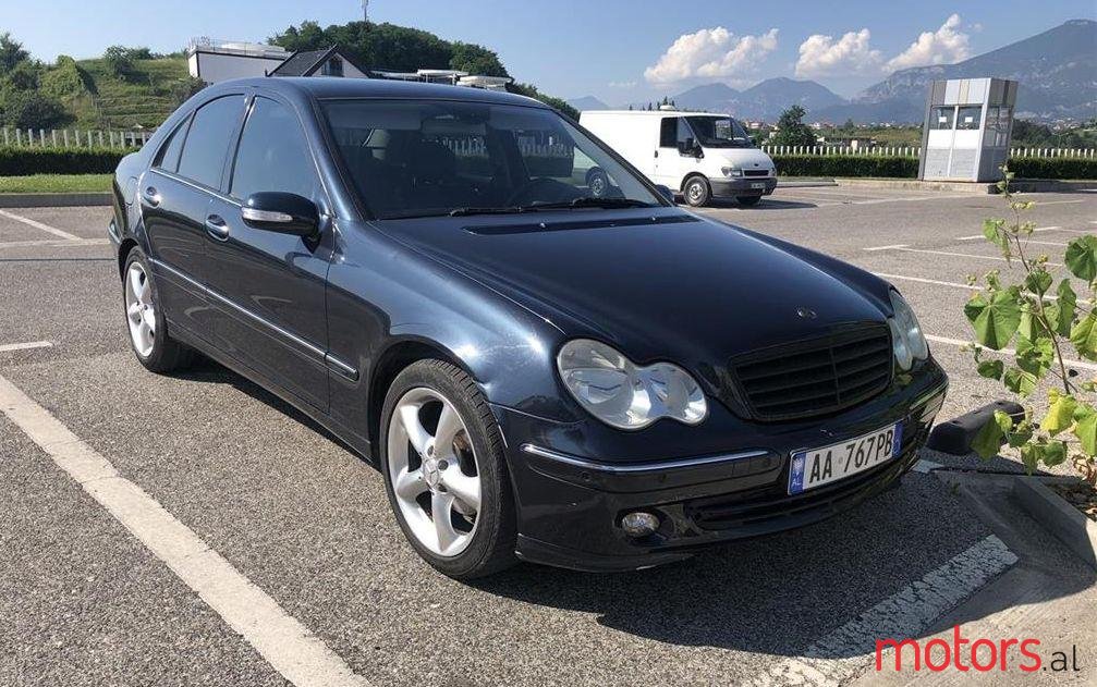 2005' Mercedes-Benz C 220 photo #1