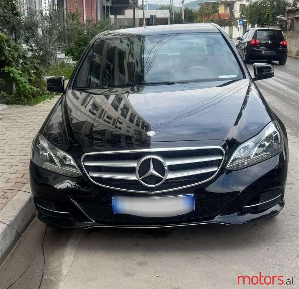 2013' Mercedes-Benz E 220 photo #2