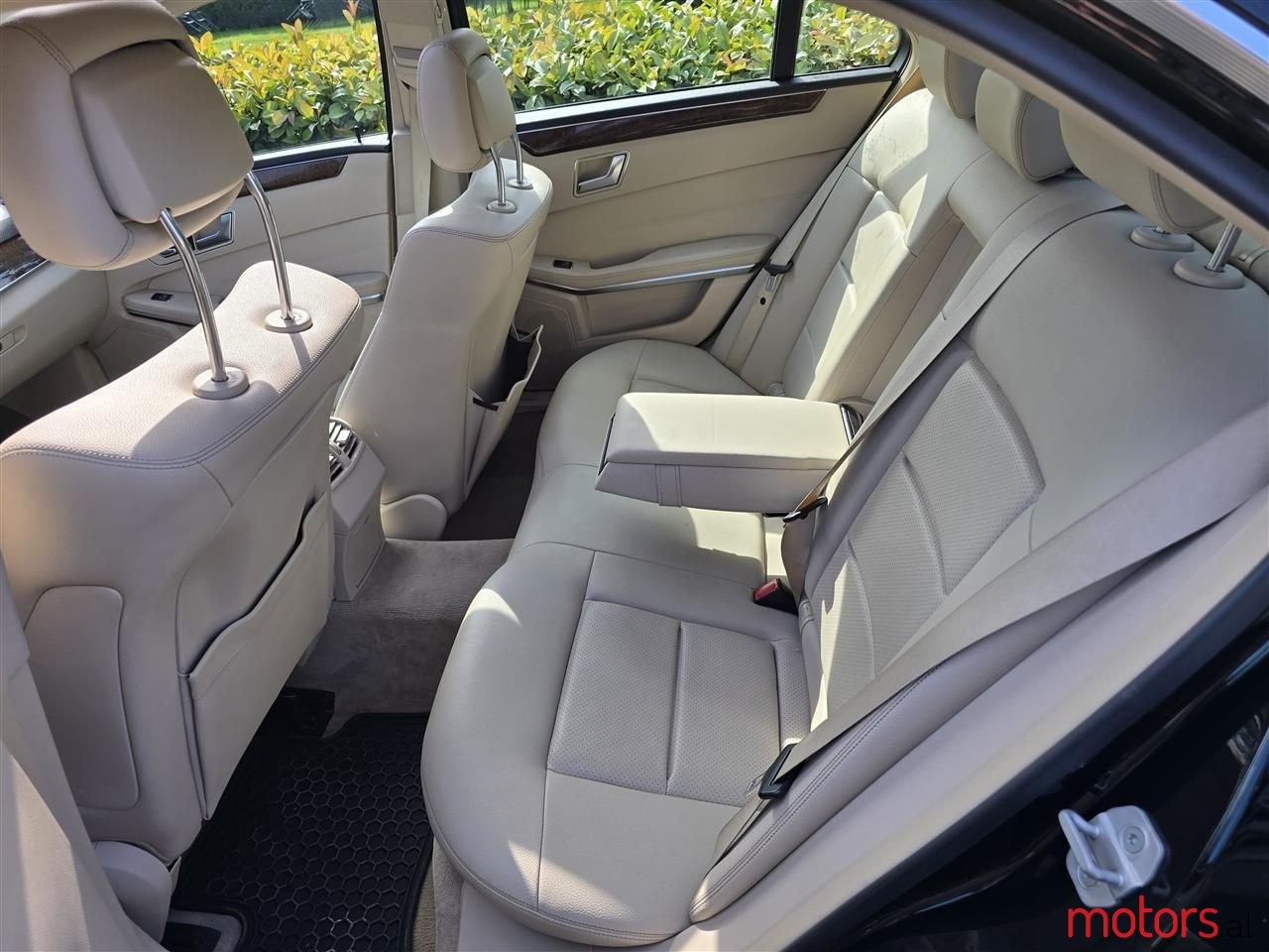 2014' Mercedes-Benz E 250 photo #2