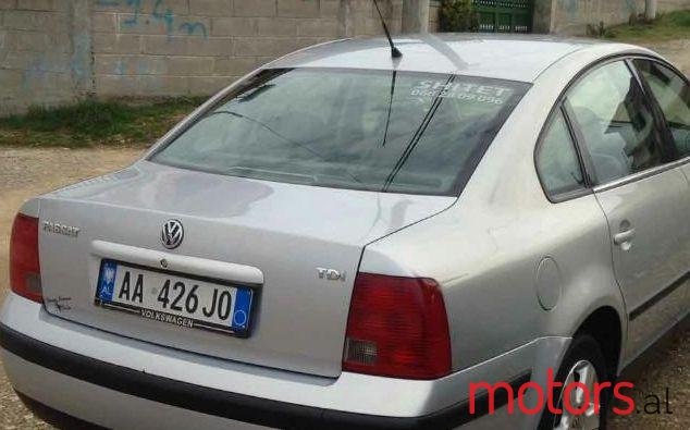 1999' Volkswagen Passat photo #2