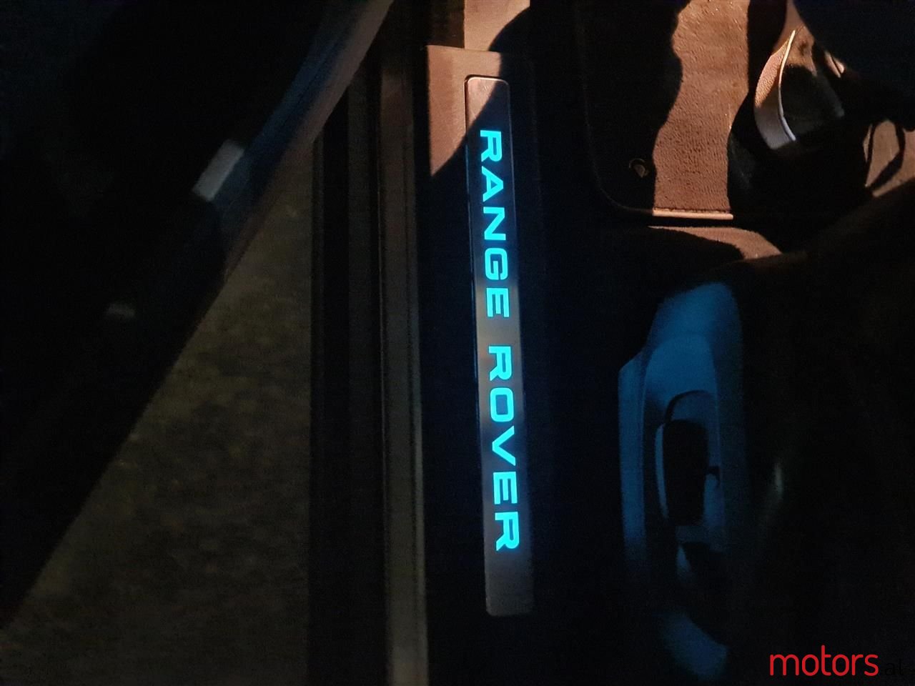 2014' Land Rover Range Rover Evoque photo #3