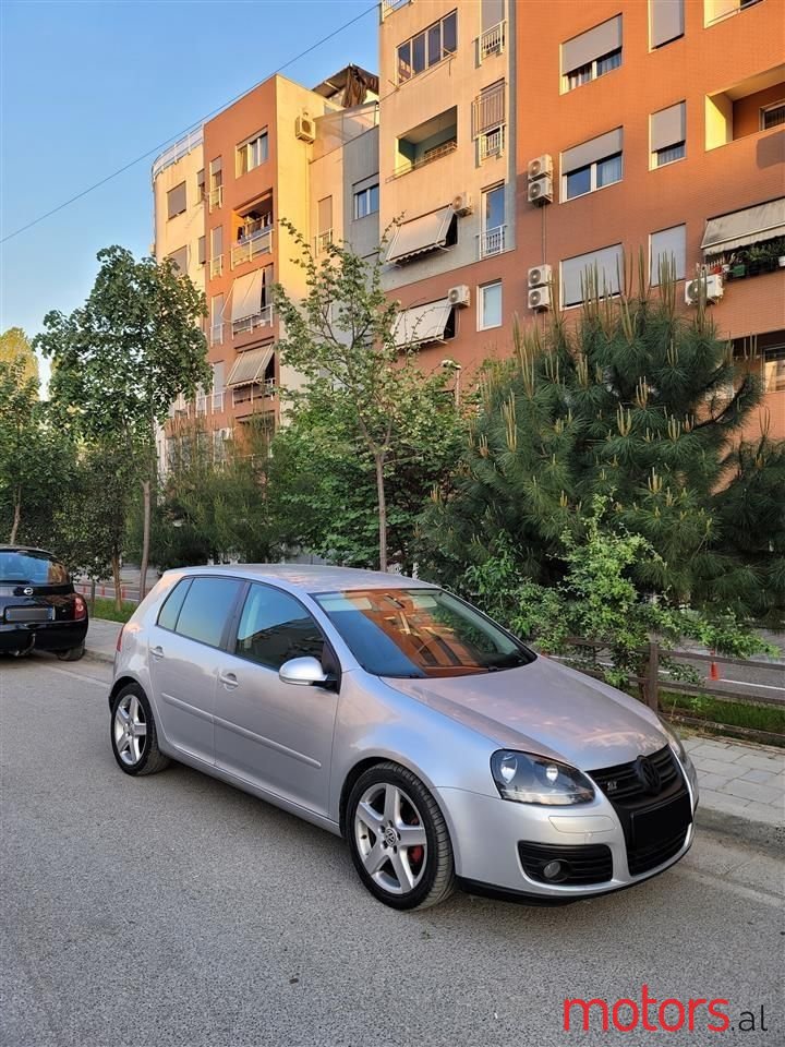 2008' Volkswagen Golf photo #1