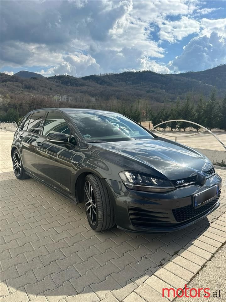 2015' Volkswagen Golf photo #5