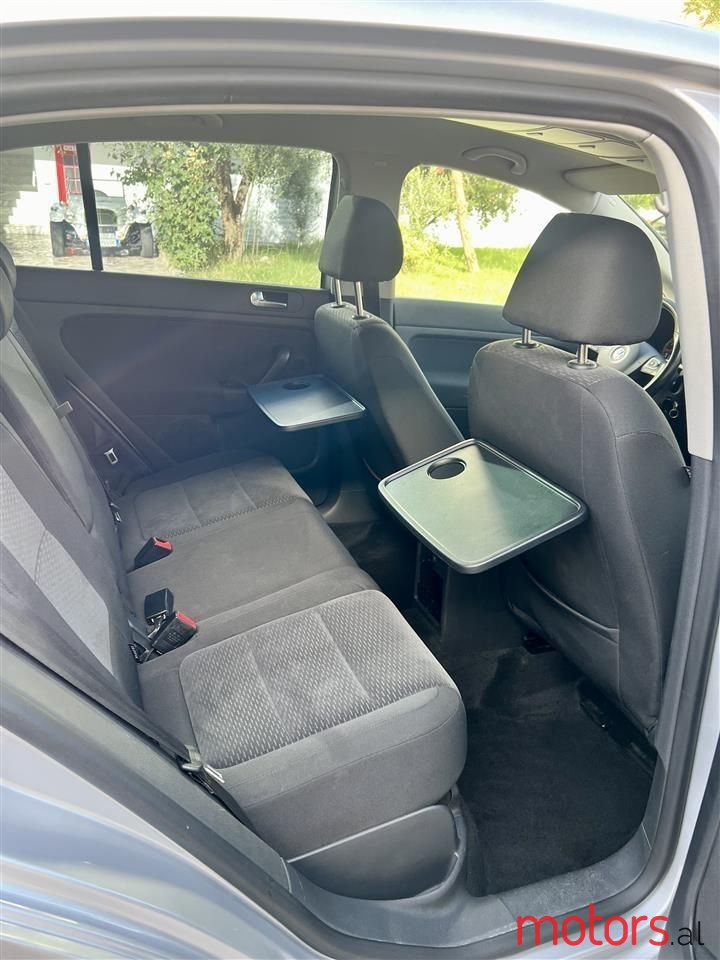 2009' Volkswagen Golf Plus photo #5