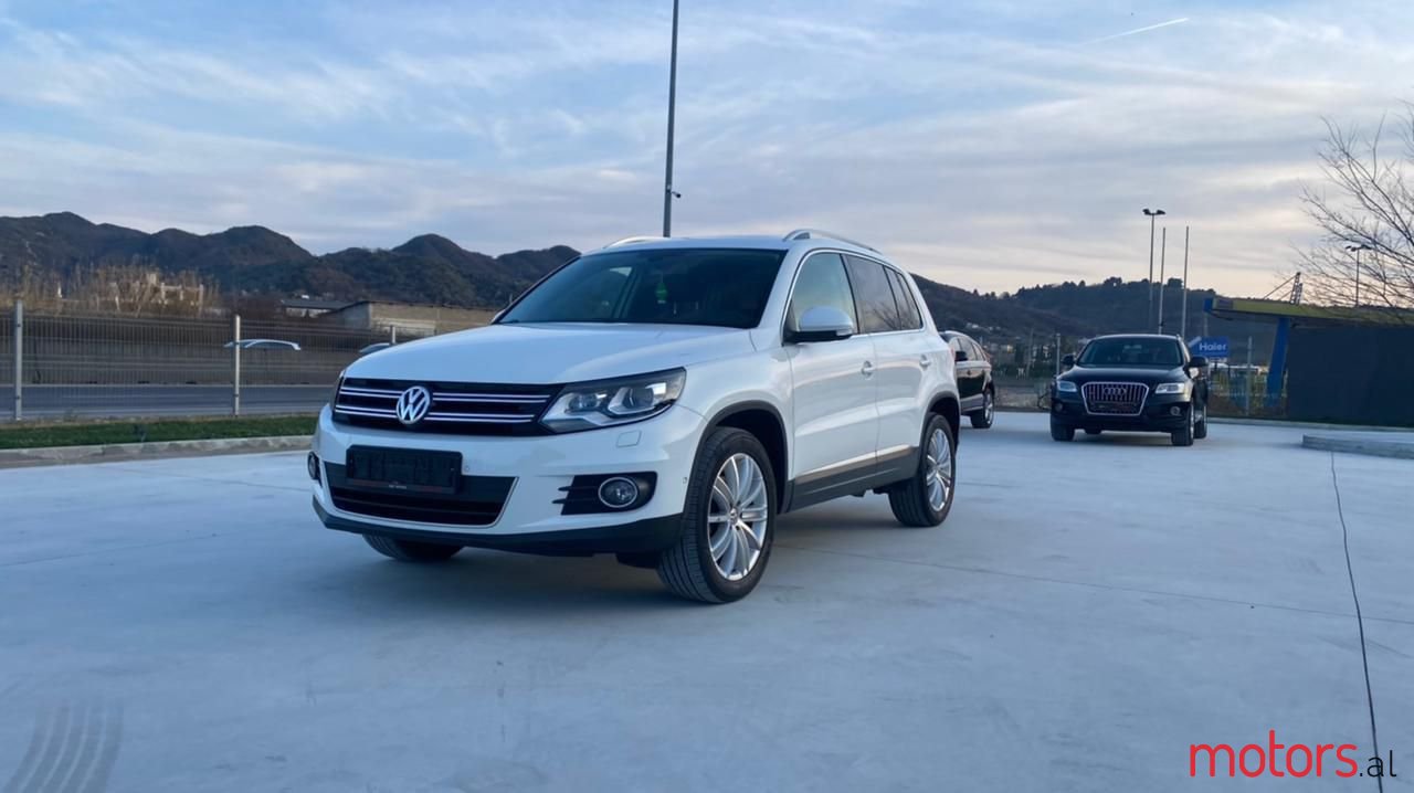 2012' Volkswagen Tiguan photo #1