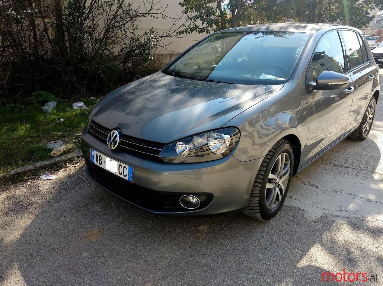 2009' Volkswagen Golf photo #1