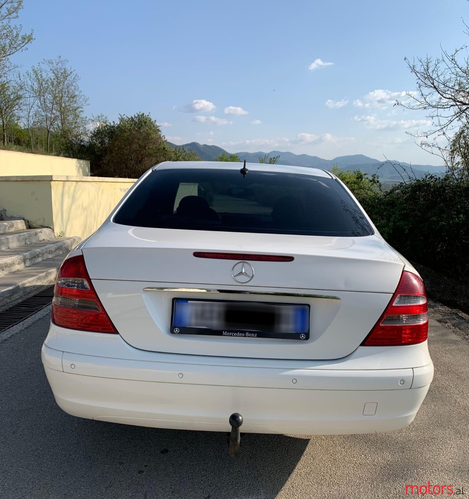 2004' Mercedes-Benz E 260 photo #3