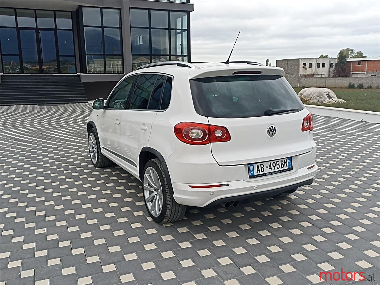 2009' Volkswagen Tiguan photo #6