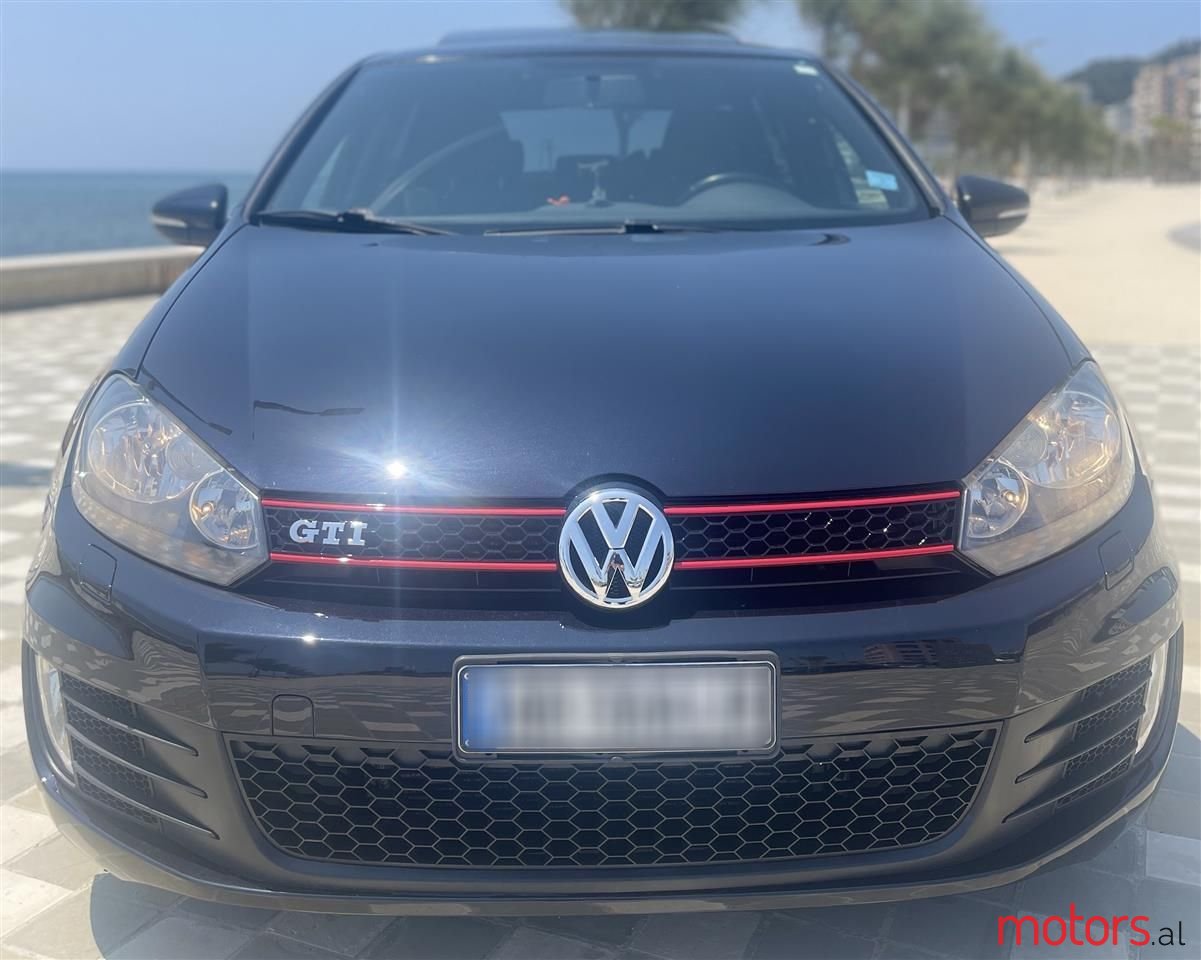 2010' Volkswagen Golf photo #2