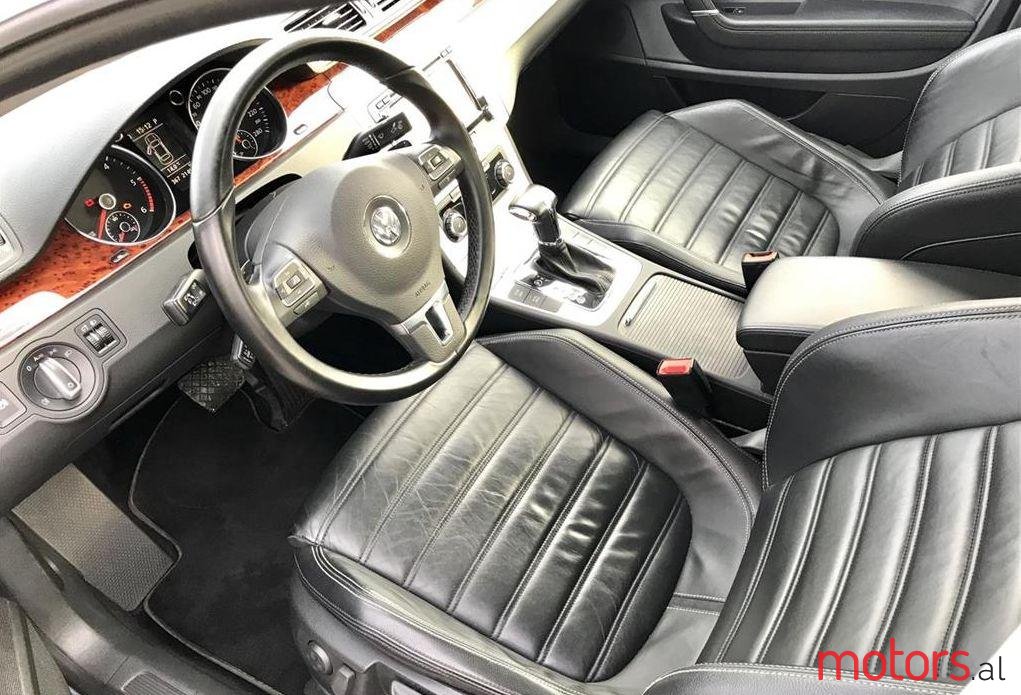 2009' Volkswagen Passat CC photo #2