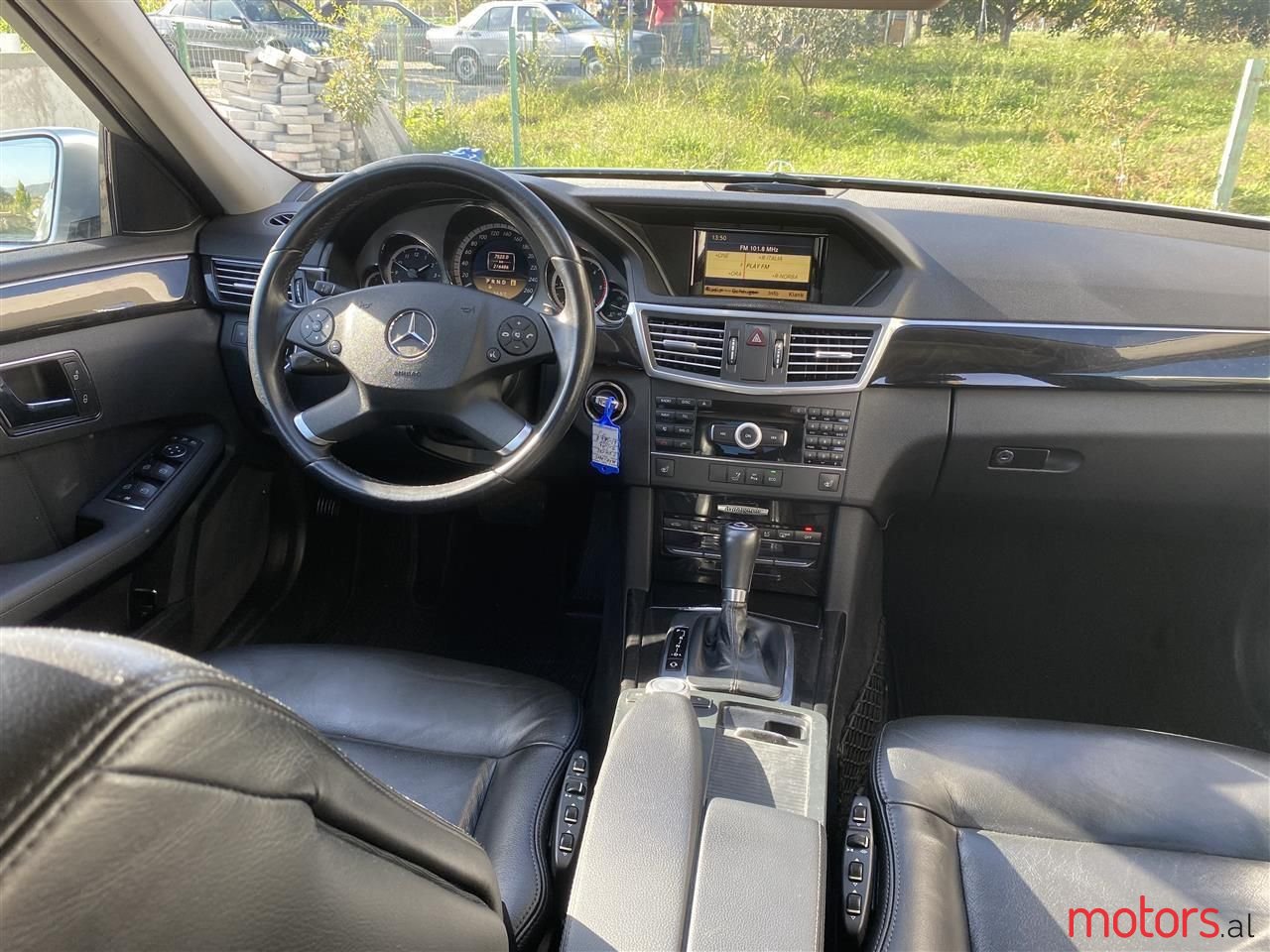 2011' Mercedes-Benz 200 photo #5