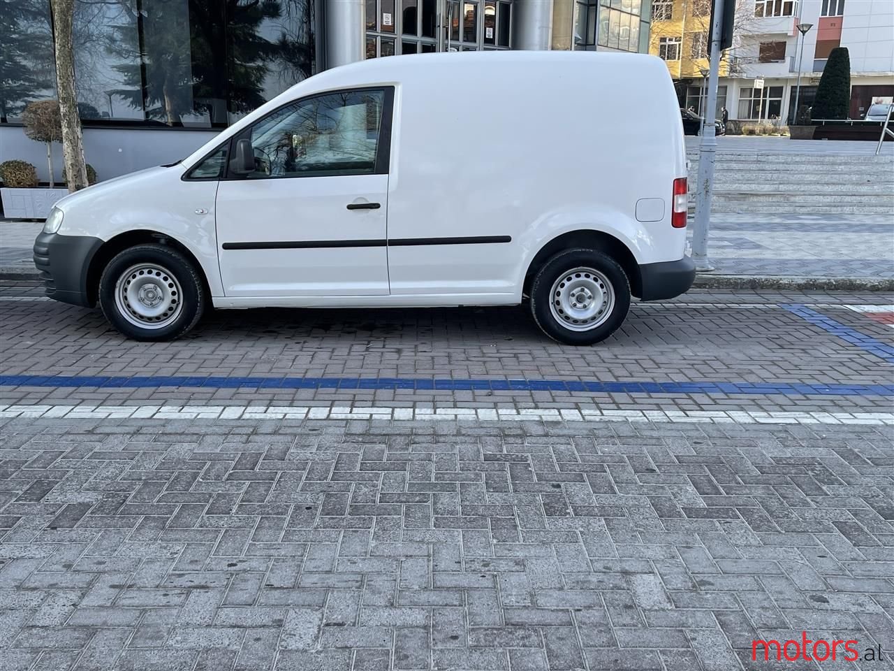 2009' Volkswagen Caddy photo #2