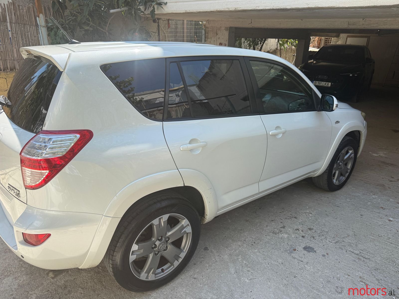 2011' Toyota RAV4 photo #3