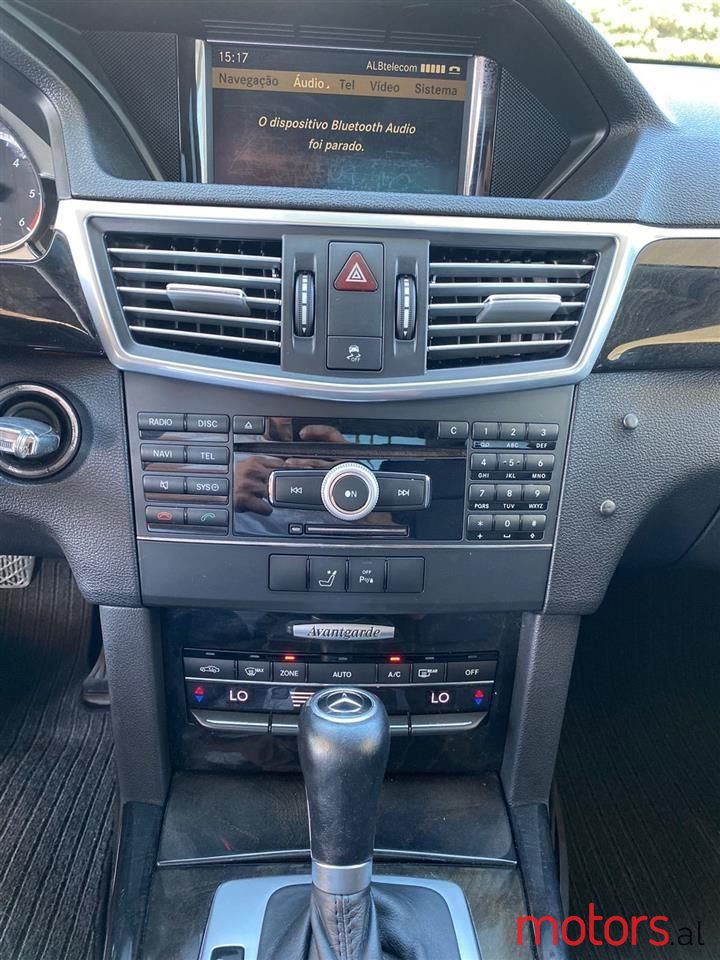 2009' Mercedes-Benz E 220 photo #6