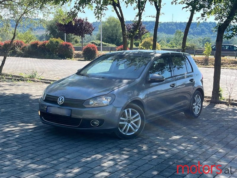 2010' Volkswagen Golf photo #1