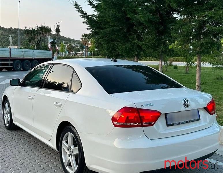 2015' Volkswagen Passat photo #3