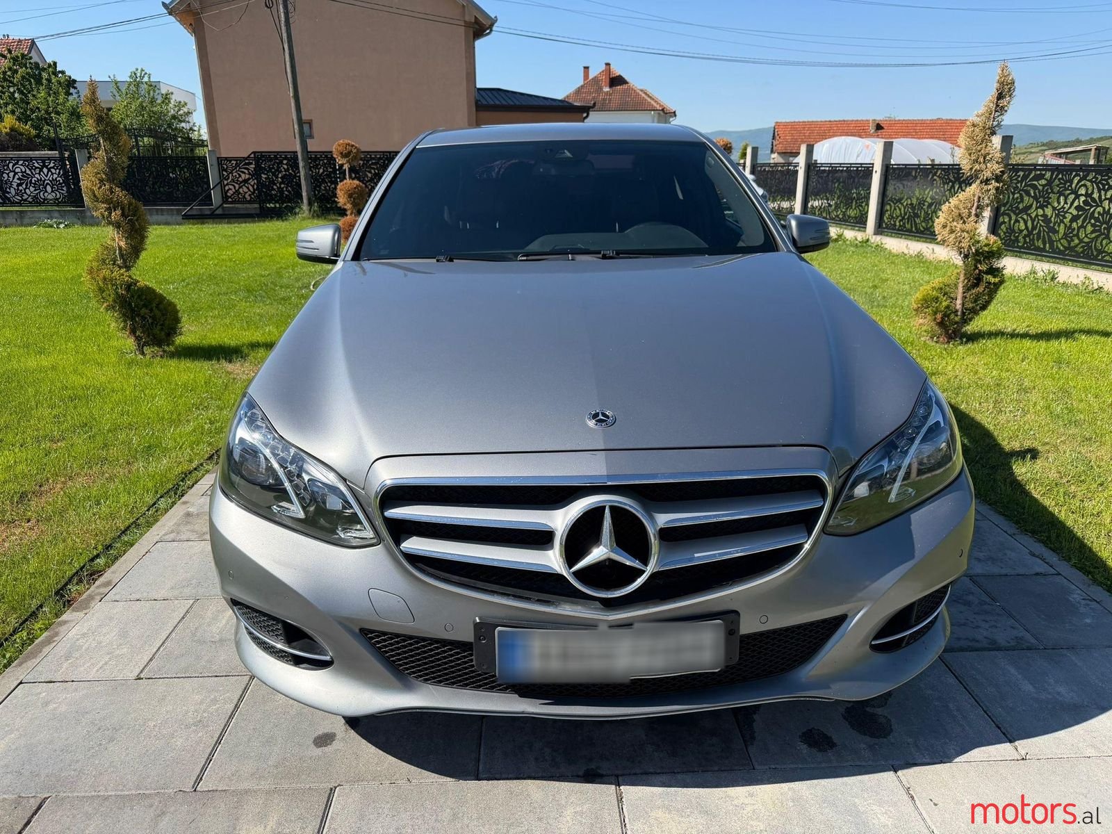 2013' Mercedes-Benz E 220 photo #3