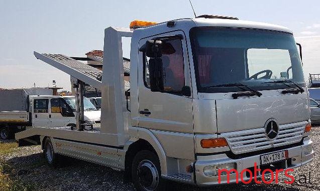 2001' Mercedes-Benz Kamion photo #1