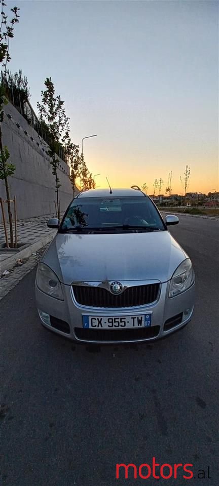 2007' Skoda Roomster photo #2