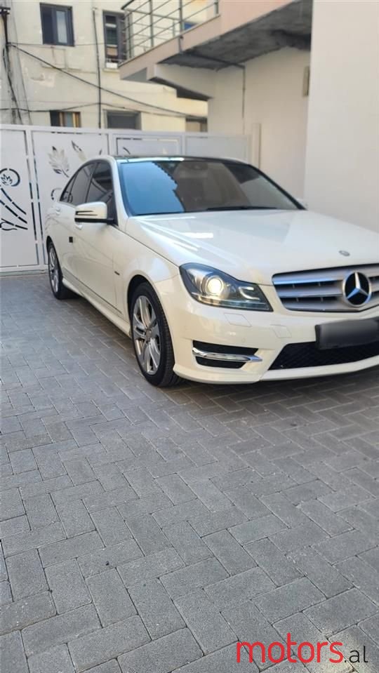 2012' Mercedes-Benz C 220 photo #3