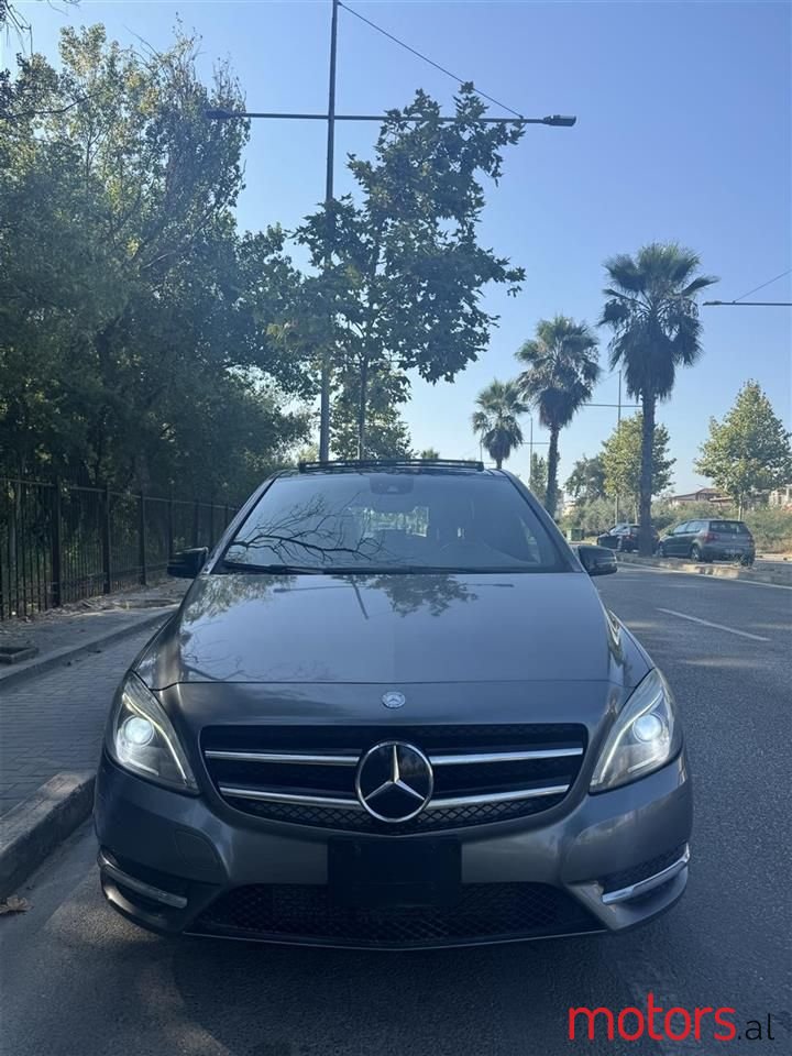 2014' Mercedes-Benz B 250 photo #5