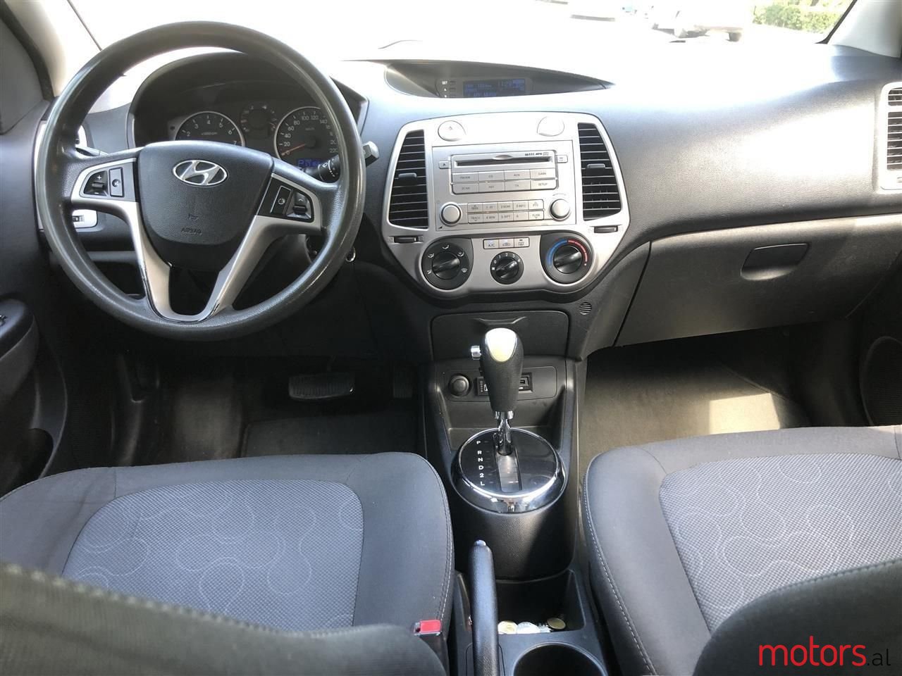 2011' Hyundai i20 photo #2