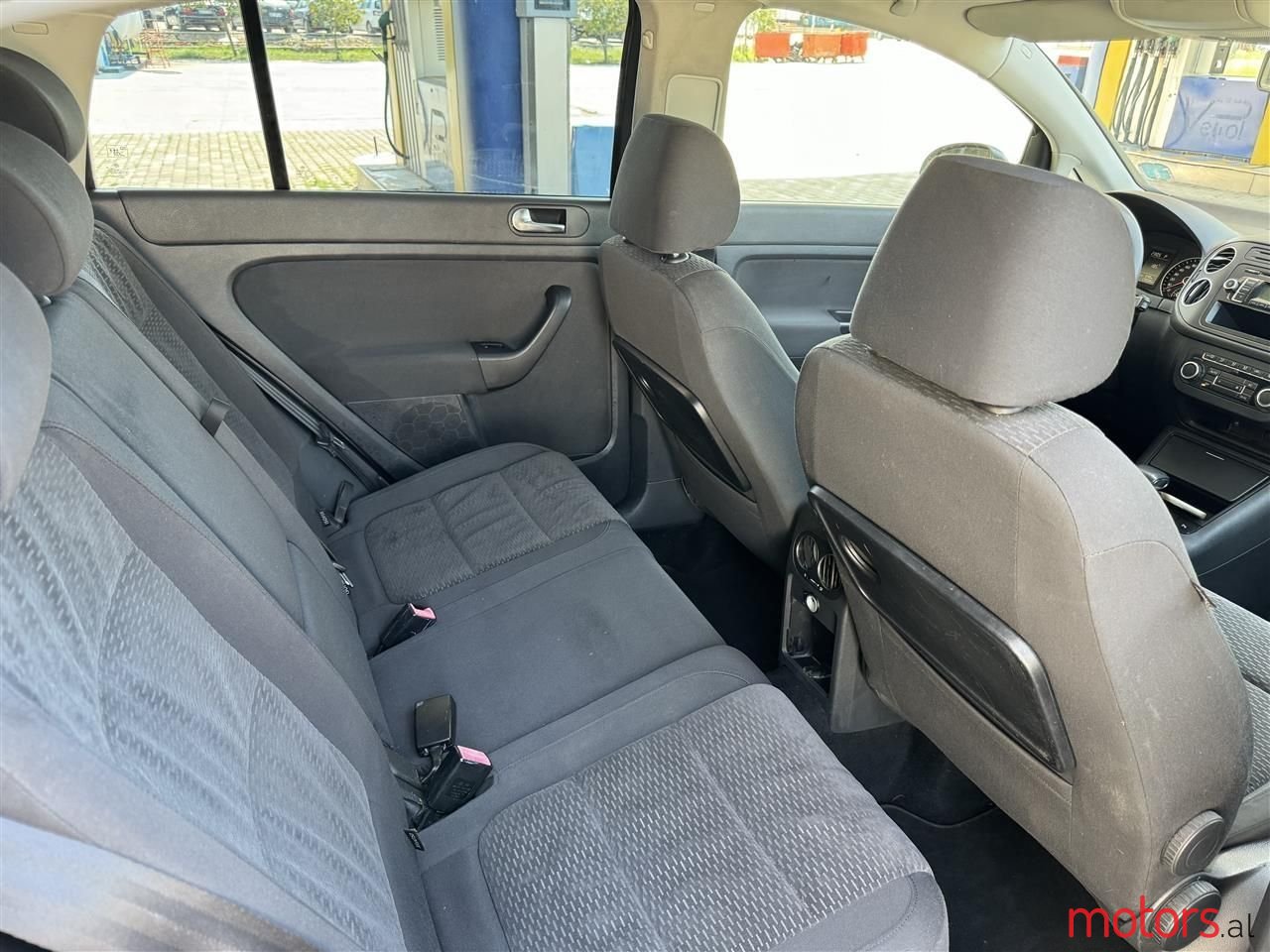 2010' Volkswagen Golf photo #6