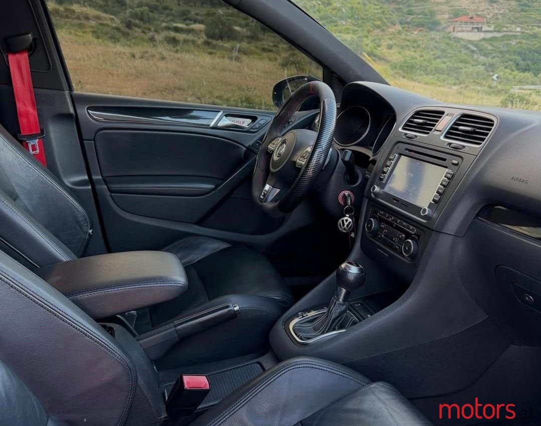 2012' Volkswagen Golf photo #2