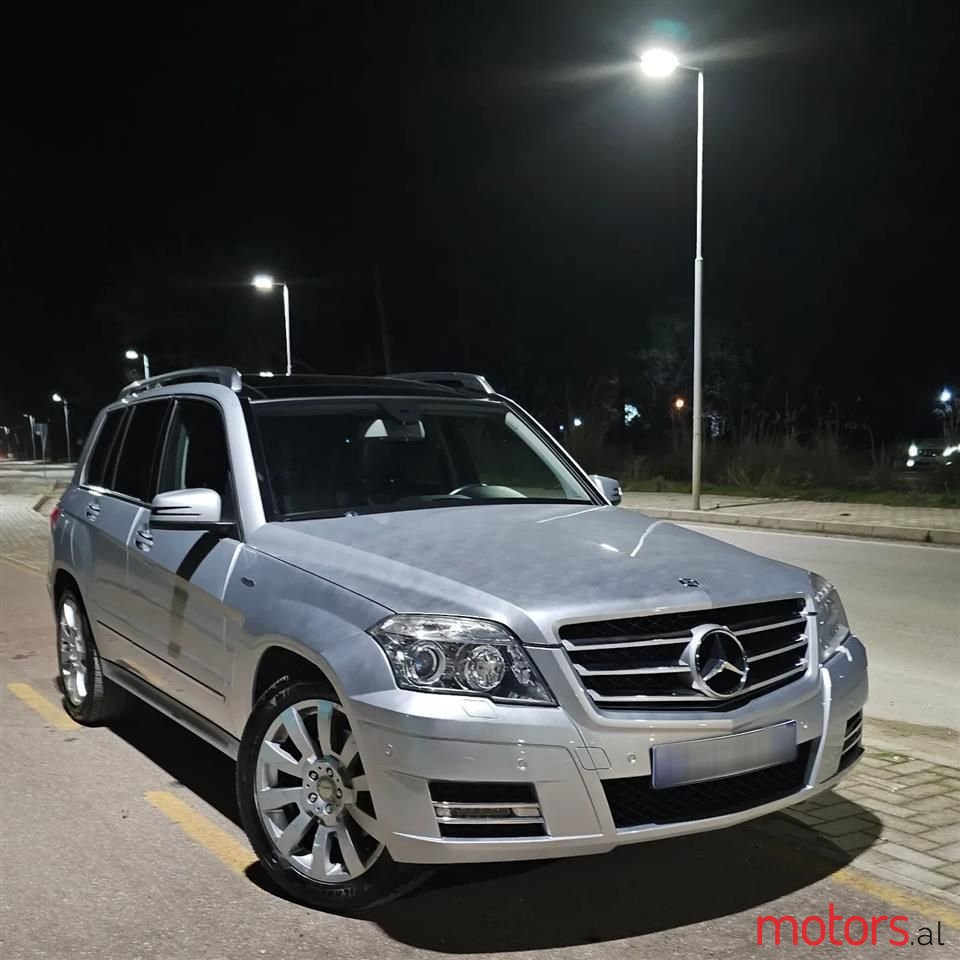 2011' Mercedes-Benz GLK 220 photo #1