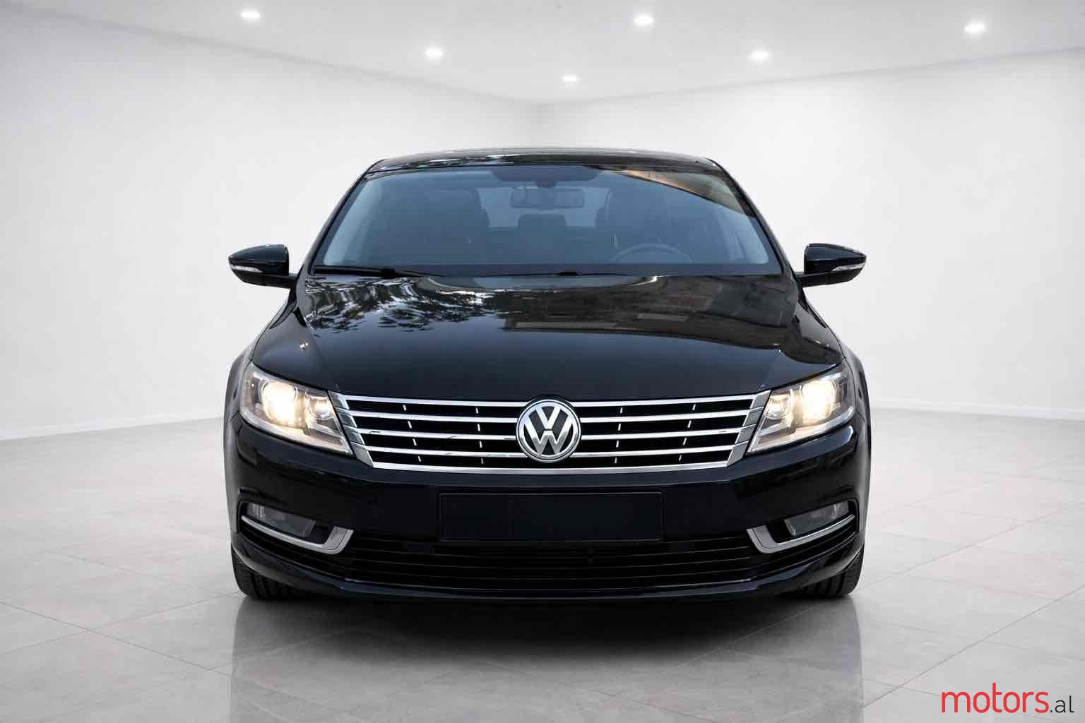 2012' Volkswagen Passat photo #2