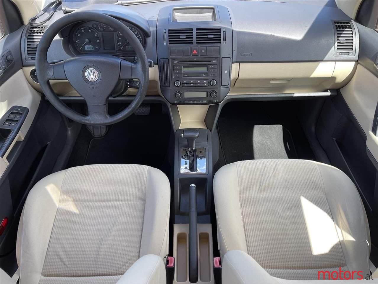 2007' Volkswagen Polo photo #6