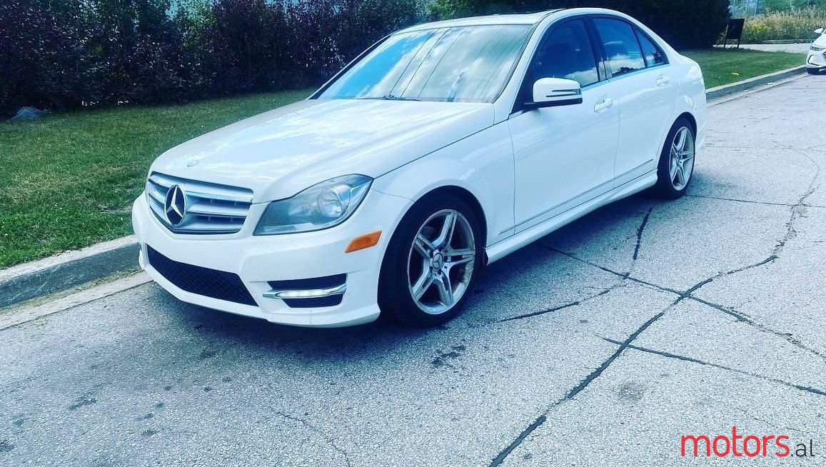 2012' Mercedes-Benz C 250 photo #5