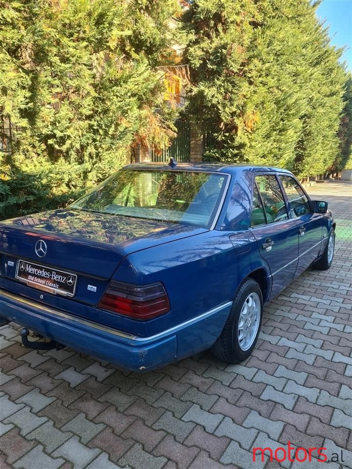 1991' Mercedes-Benz E 200 photo #3