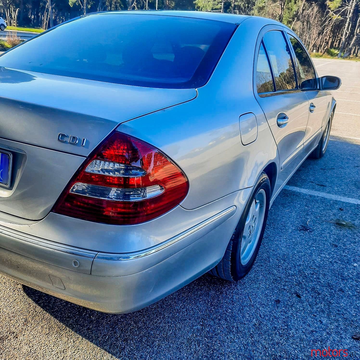 2003' Mercedes-Benz E 270 photo #2