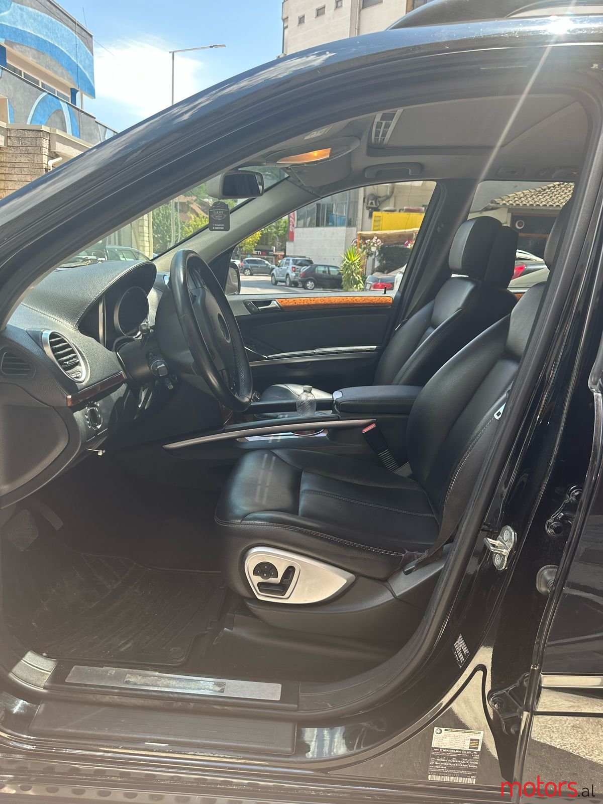 2008' Mercedes-Benz GL 320 photo #4